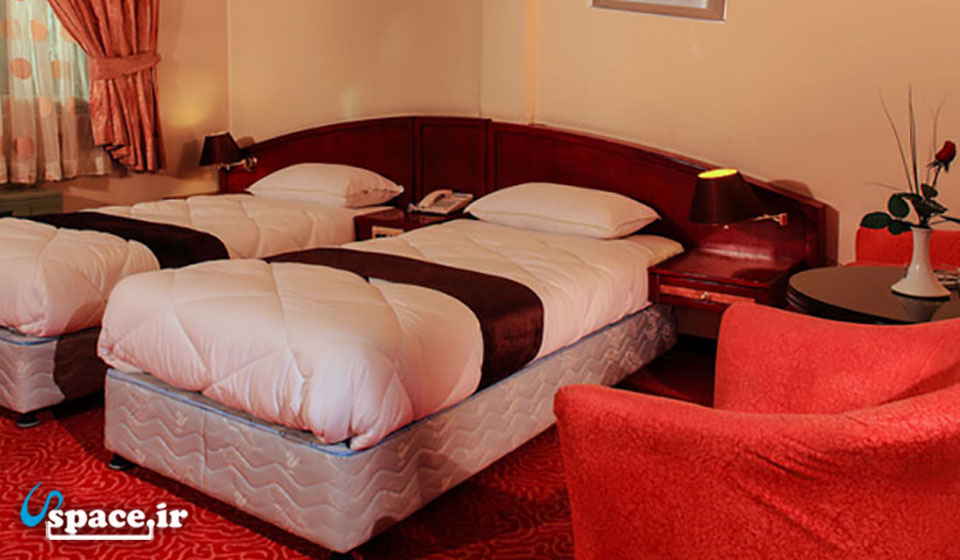 نمای داخلی اتاق دو تخته توئین هتل جهانگردی - ارومیه
